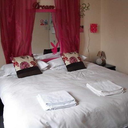 Art Roch Hostel Edimburgo Esterno foto