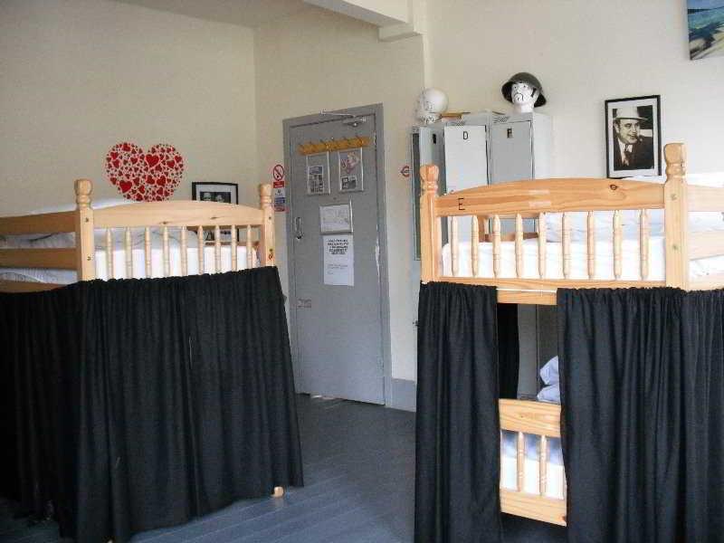 Art Roch Hostel Edimburgo Esterno foto